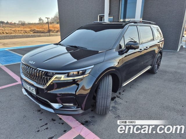 Kia Carnival 2023 — ფოტო 2/20