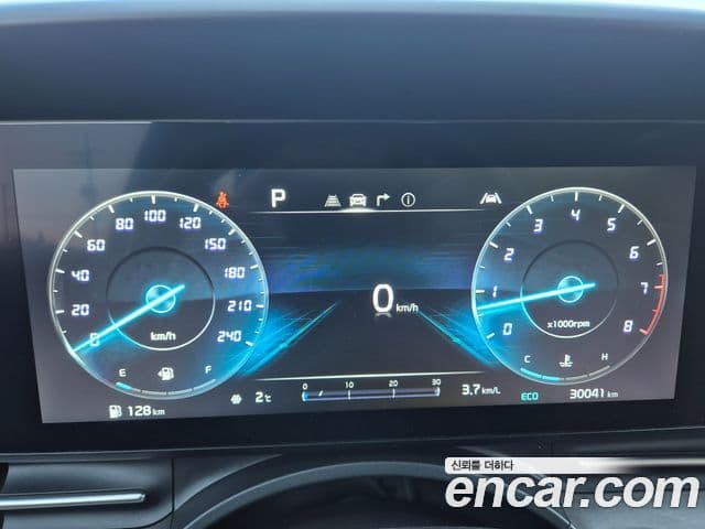 Kia Carnival 2023 — ფოტო 8/20