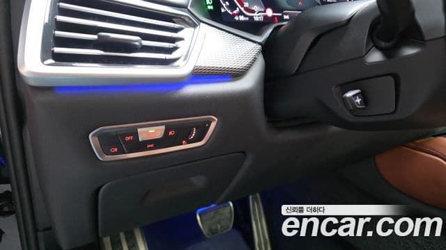 BMW X6 2022 — Photo 8/34