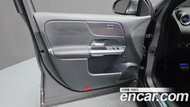 Mercedes-Benz EQA 2022 — ფოტო 21/32