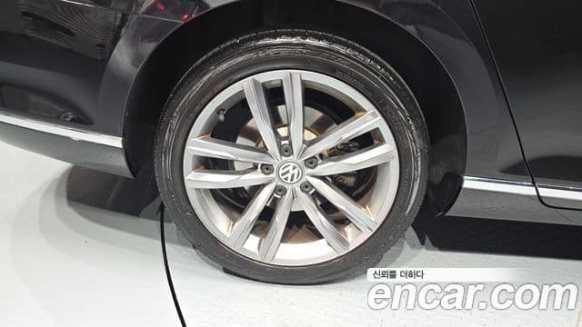 Volkswagen Passat GT 2018 — фото 5 из 20