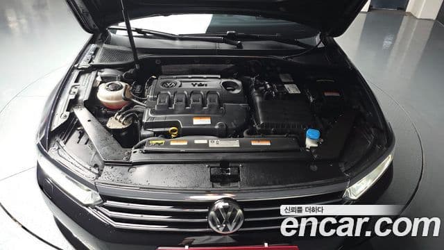 Volkswagen Passat GT 2018 — Şəkil 6/20