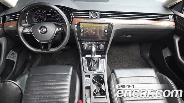 Volkswagen Passat GT 2018 — Şəkil 7/20