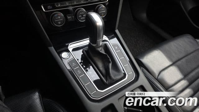 Volkswagen Passat GT 2018 — Şəkil 9/20