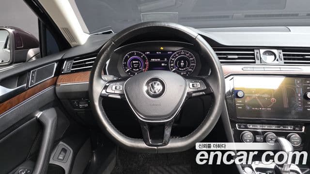 Volkswagen Passat GT 2018 — Şəkil 12/20