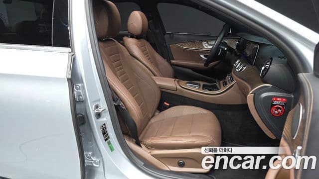 Mercedes-Benz E-Class 2022 — Фото 11/20