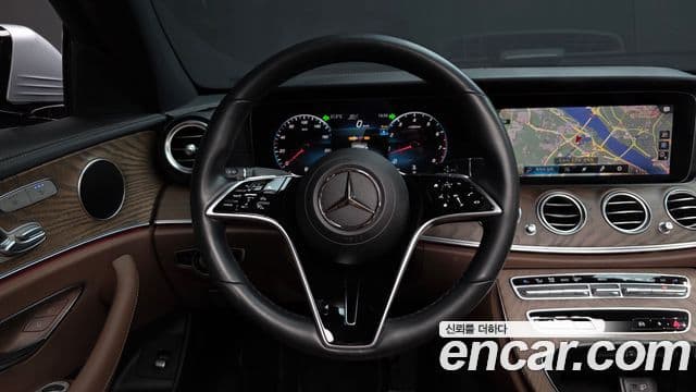 Mercedes-Benz E-Class 2022 — Фото 13/20