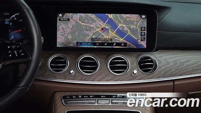Mercedes-Benz E-Class 2022 — Фото 14/20