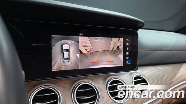 Mercedes-Benz E-Class 2022 — Фото 15/20