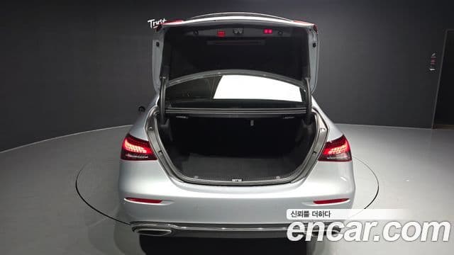 Mercedes-Benz E-Class 2022 — Фото 20/20