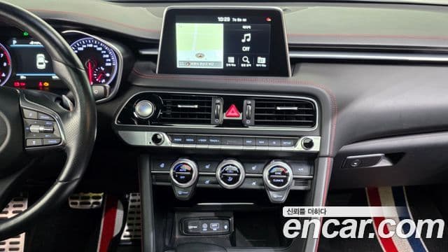 Genesis G70 2018 — ფოტო 14/20