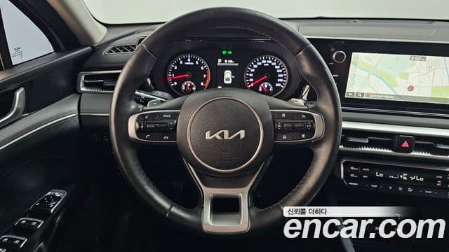Kia K5 2023 — Şəkil 14/20