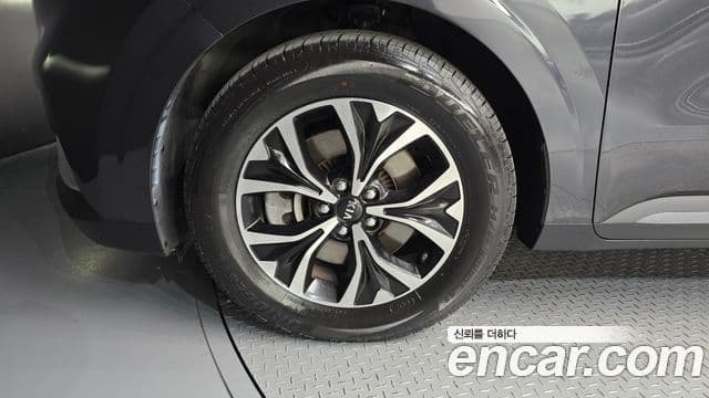 Kia Carnival 2021 — Фото 5/20