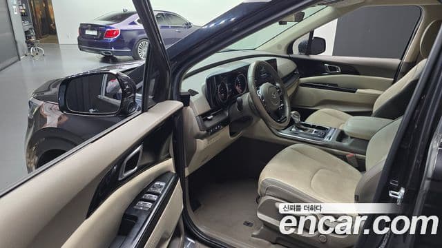 Kia Carnival 2021 — Фото 10/20
