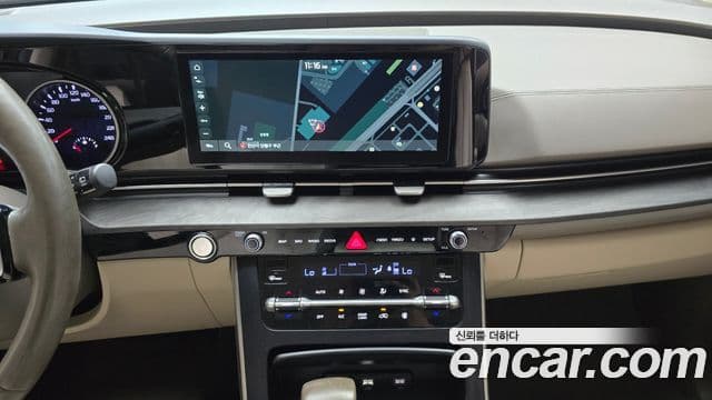 Kia Carnival 2021 — Фото 19/20