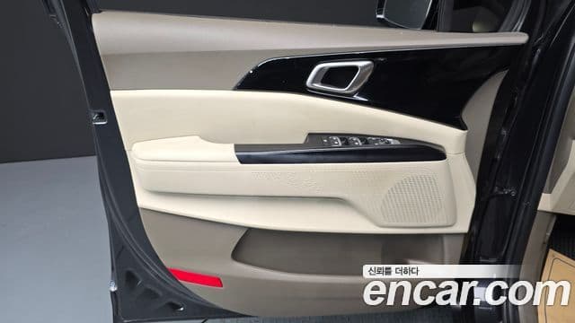 Kia Carnival 2021 — Şəkil 25/30