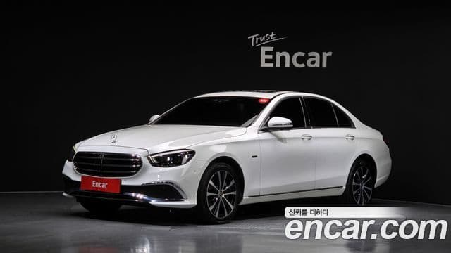 Mercedes-Benz E-Class 2021 — Фото 1/20