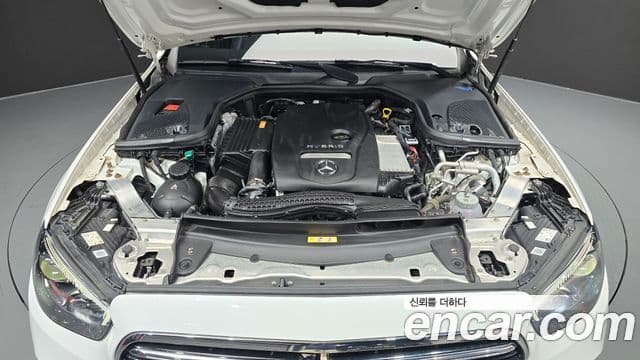 Mercedes-Benz E-Class 2021 — Фото 6/20