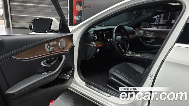 Mercedes-Benz E-Class 2021 — Фото 10/20