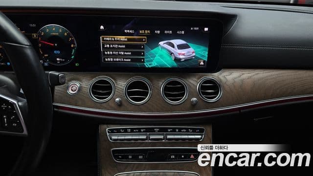 Mercedes-Benz E-Class 2021 — Фото 14/20