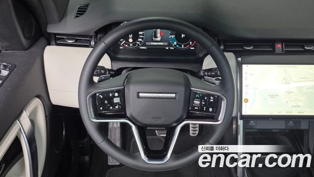 Land Rover Discovery Sport 2025 — Фото 13/20