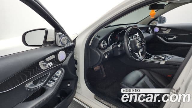 Mercedes-Benz C-Class 2019 — Фото 10/20