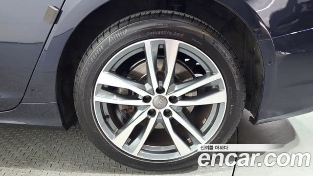 Audi A6 2021 — ფოტო 33/34