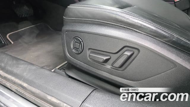 Audi A6 2021 — ფოტო 14/34