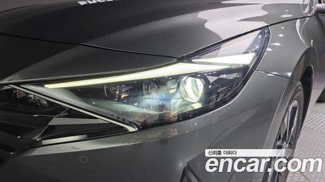 Hyundai The New Avante Hybrid 2022 — Photo 1/36