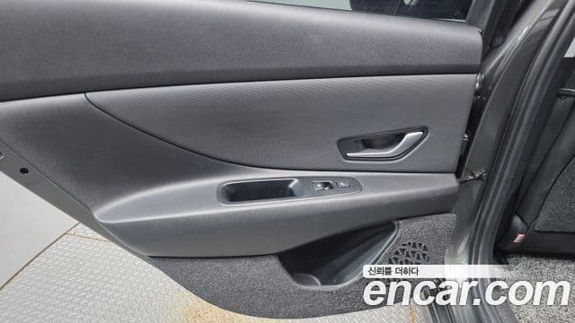 Hyundai The New Avante Hybrid 2022 — Photo 23/36