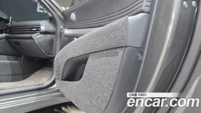 Hyundai The New Avante Hybrid 2022 — Photo 10/36