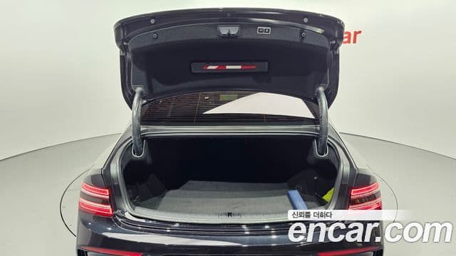 Genesis G80 2023 — Şəkil 16/34