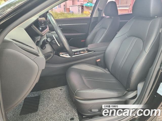 Hyundai Sonata 2021 — ფოტო 8/20