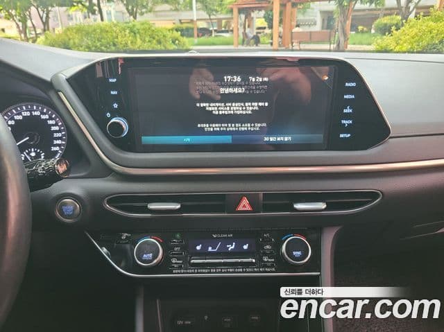 Hyundai Sonata 2021 — ფოტო 13/20