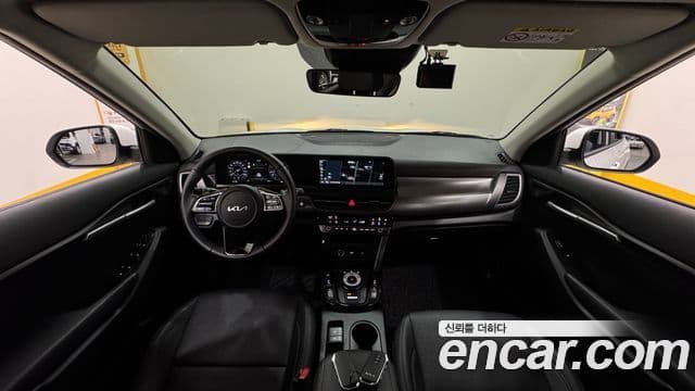Kia Seltos 2023 — Şəkil 10/20
