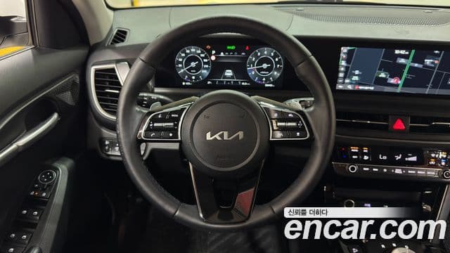 Kia Seltos 2023 — Şəkil 13/20