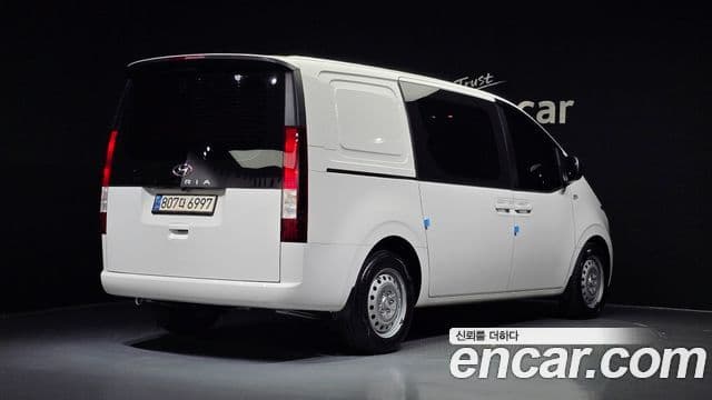 Hyundai Staria 2022 — Şəkil 2/20