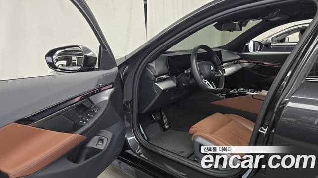 BMW 5 Series 2024 — ფოტო 10/20