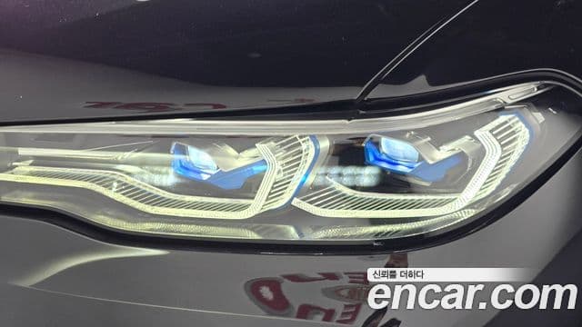 BMW X7 2022 — Photo 18/35