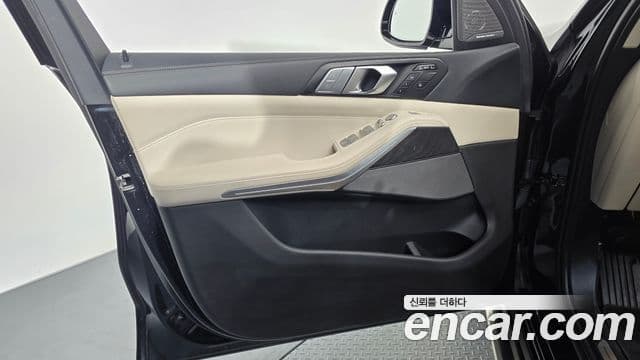 BMW X7 2022 — Photo 20/35