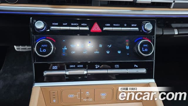 Hyundai Santa Fe 2024 — ფოტო 16/20