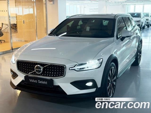 Volvo V60 Cross Country 2025 — Фото 9/19