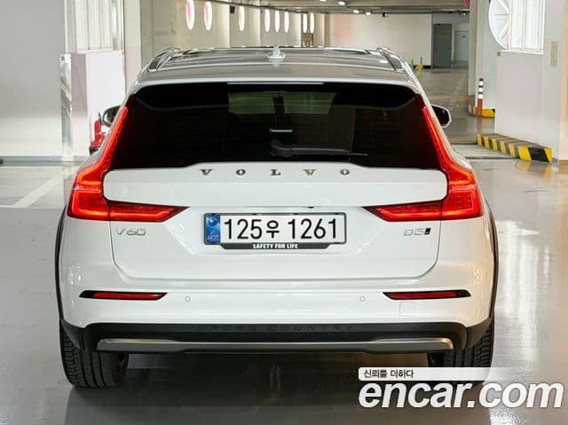 Volvo V60 Cross Country 2025 — Фото 3/19