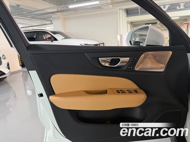 Volvo V60 Cross Country 2025 — Фото 16/19