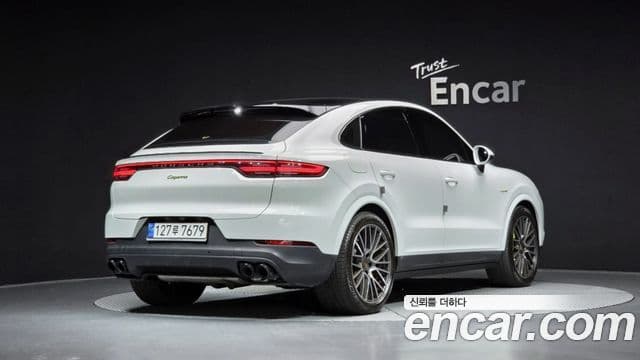 Porsche Cayenne 2022 — ფოტო 1/20