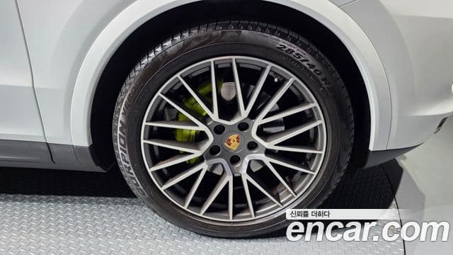 Porsche Cayenne 2022 — фото 4 из 20