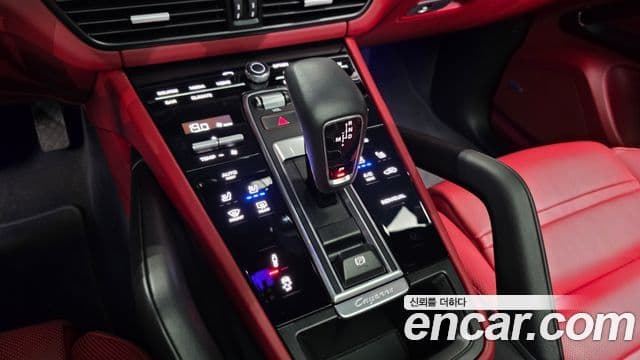 Porsche Cayenne 2022 — ფოტო 8/20