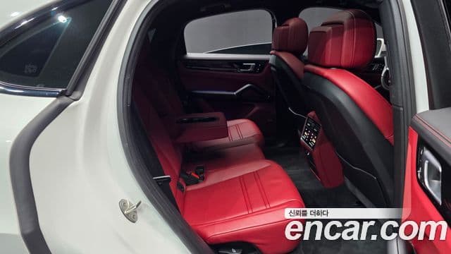 Porsche Cayenne 2022 — ფოტო 12/20