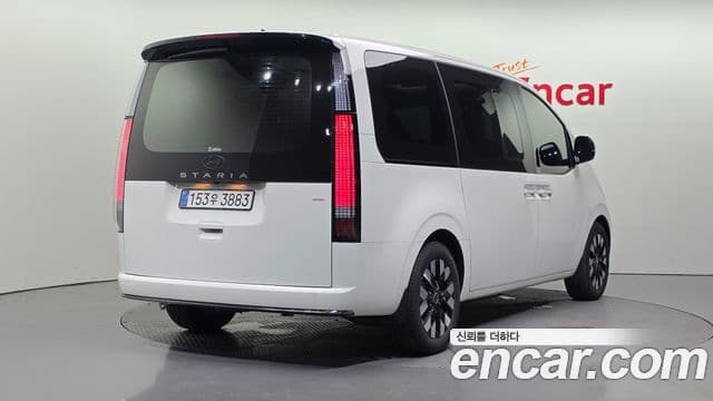 Hyundai Staria 2025 — ფოტო 2/20