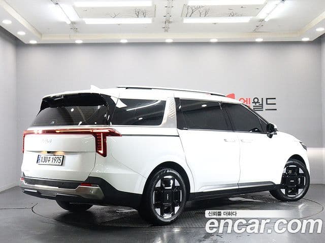 Kia Carnival 2024 — Фото 2/20